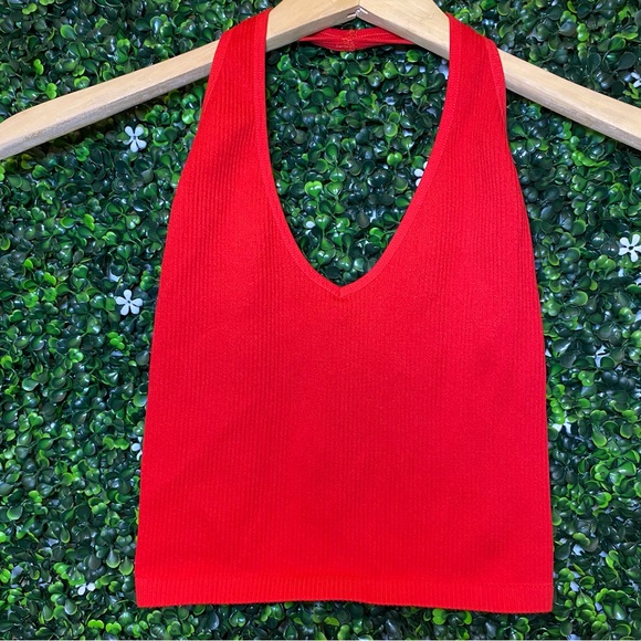 Red Halter ❤️ - Picture 2 of 5